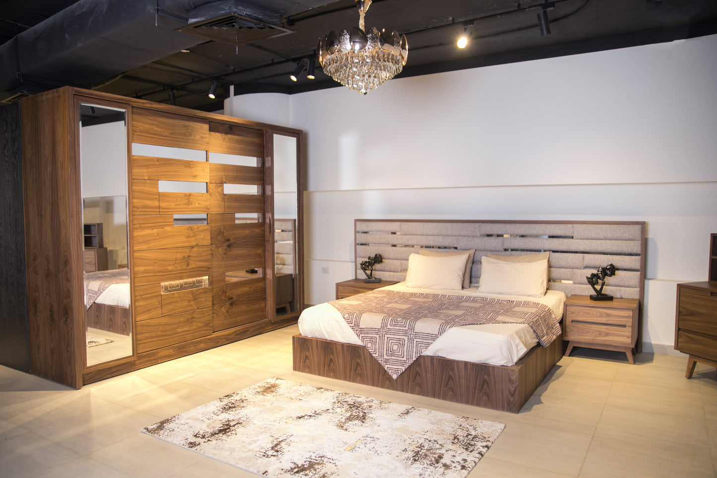 Queen Bedroom